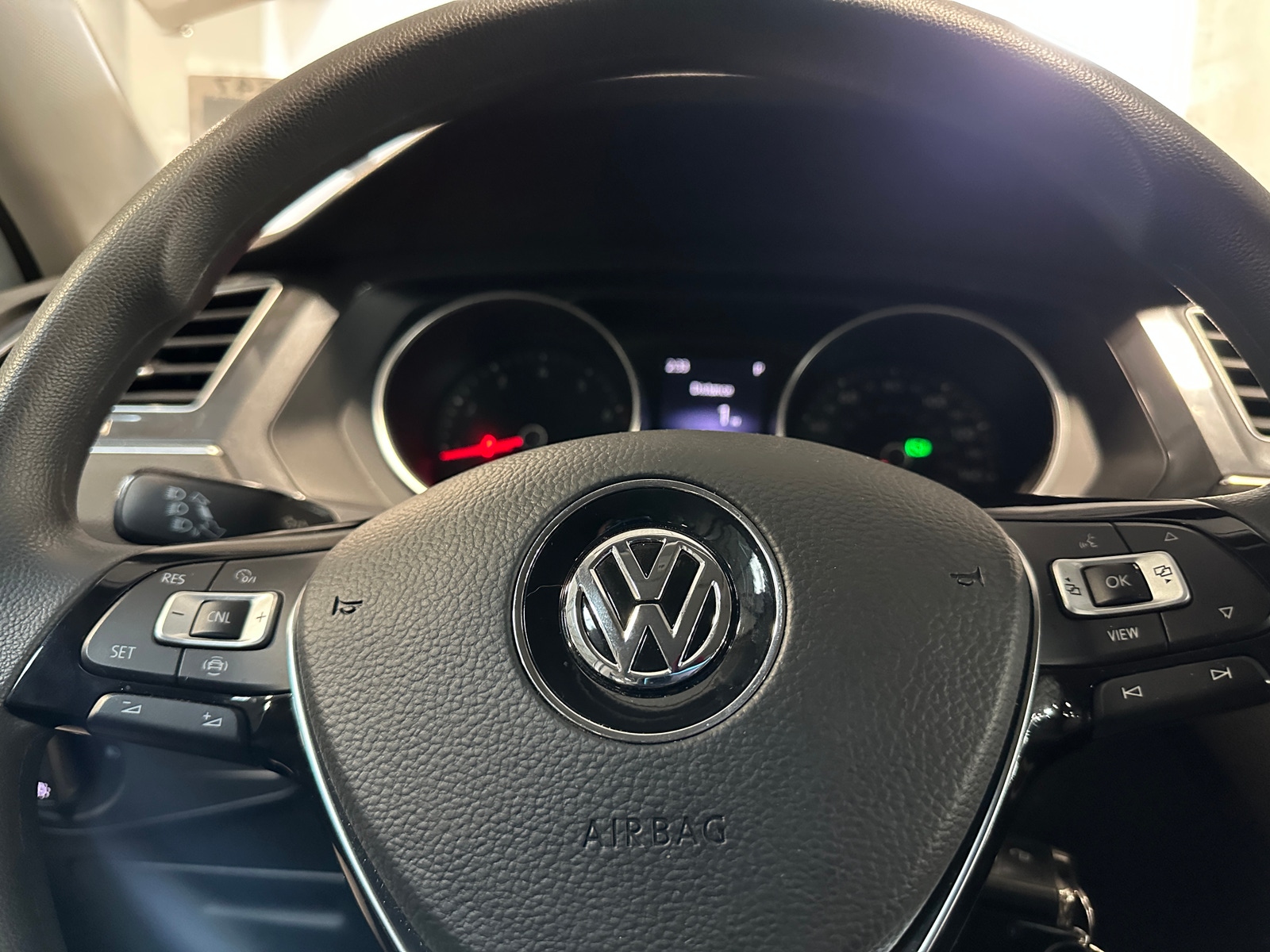 Thumbnail: 2021 Volkswagen Tiguan - 5
