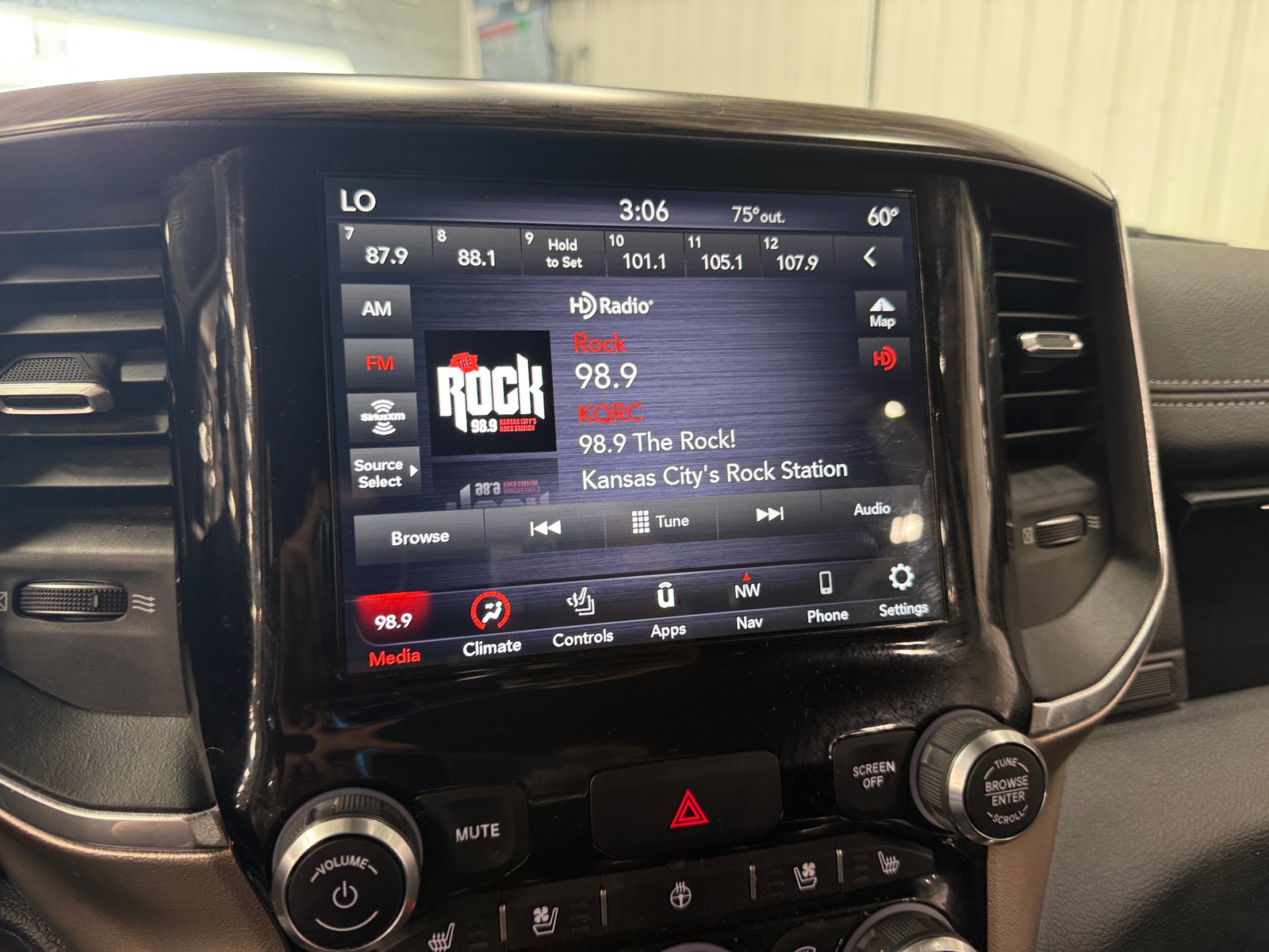 Thumbnail: 2020 RAM 1500 - 3