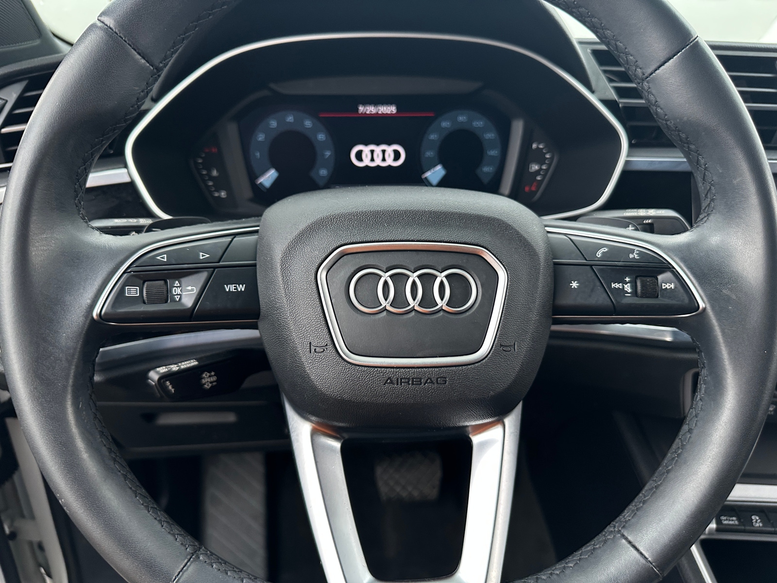 Thumbnail: 2022 Audi Q3 - 4