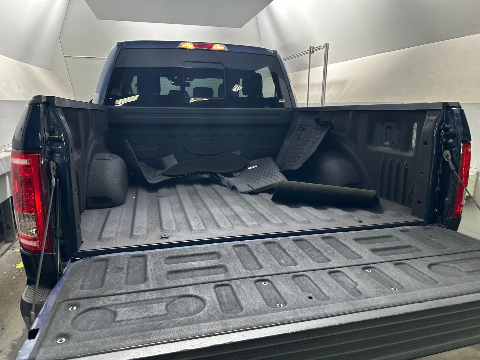 Thumbnail: 2016 Ford Econoline - 7