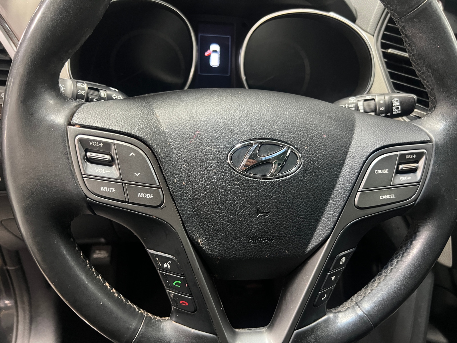 Thumbnail: 2017 Hyundai Santa Fe - 4