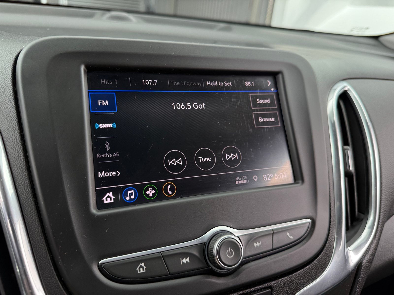 Thumbnail: 2020 Chevrolet Equinox - 4