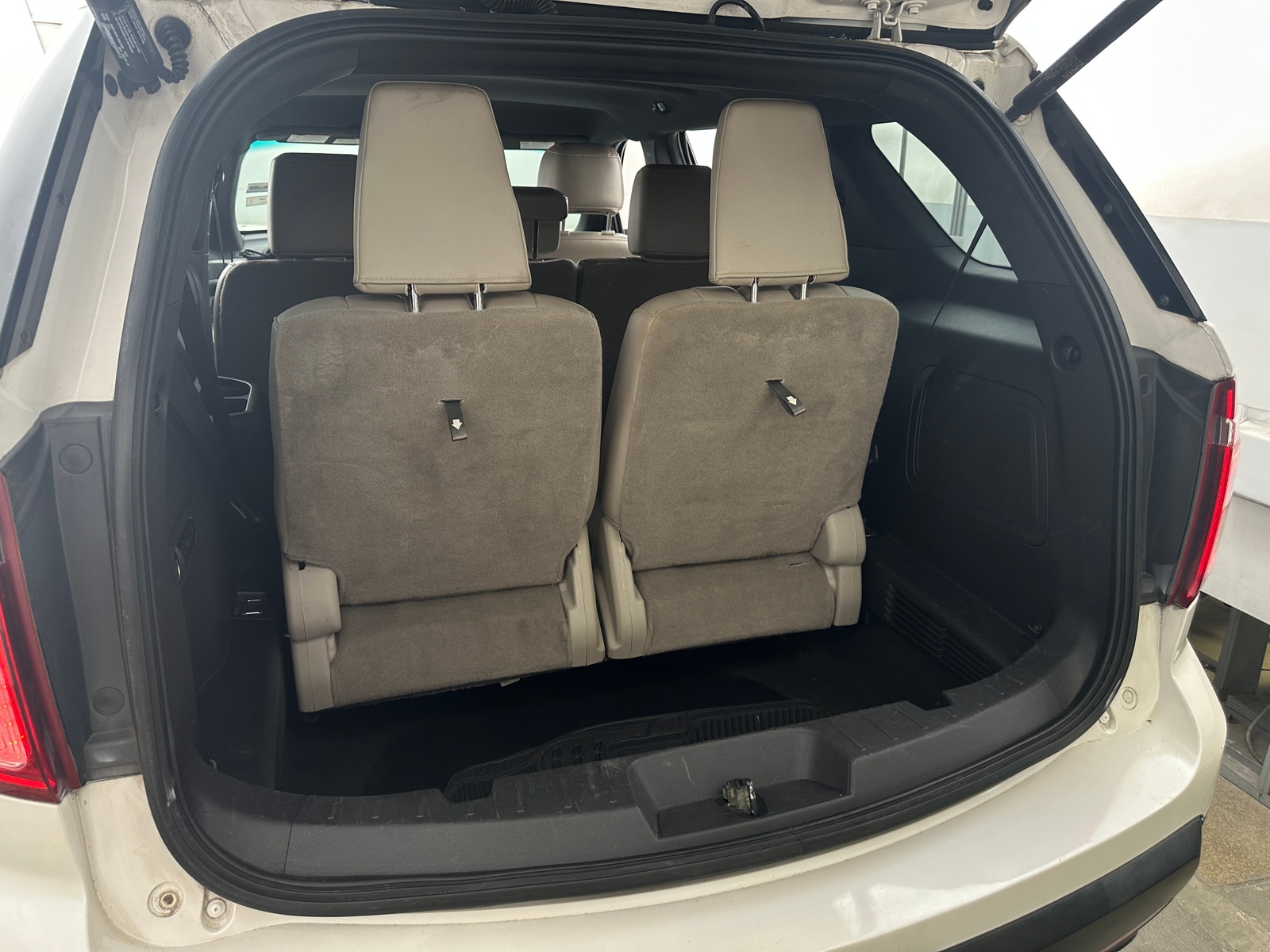 Thumbnail: 2012 Ford Explorer - 6