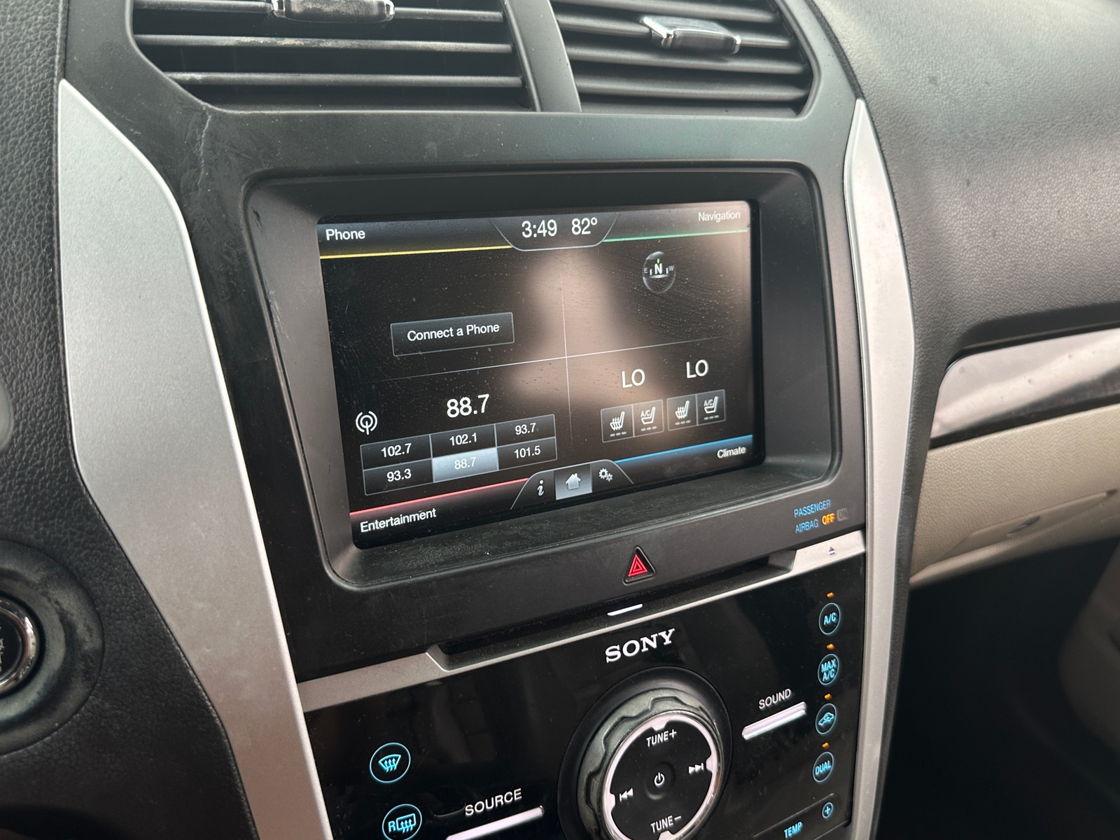 Thumbnail: 2012 Ford Explorer - 3