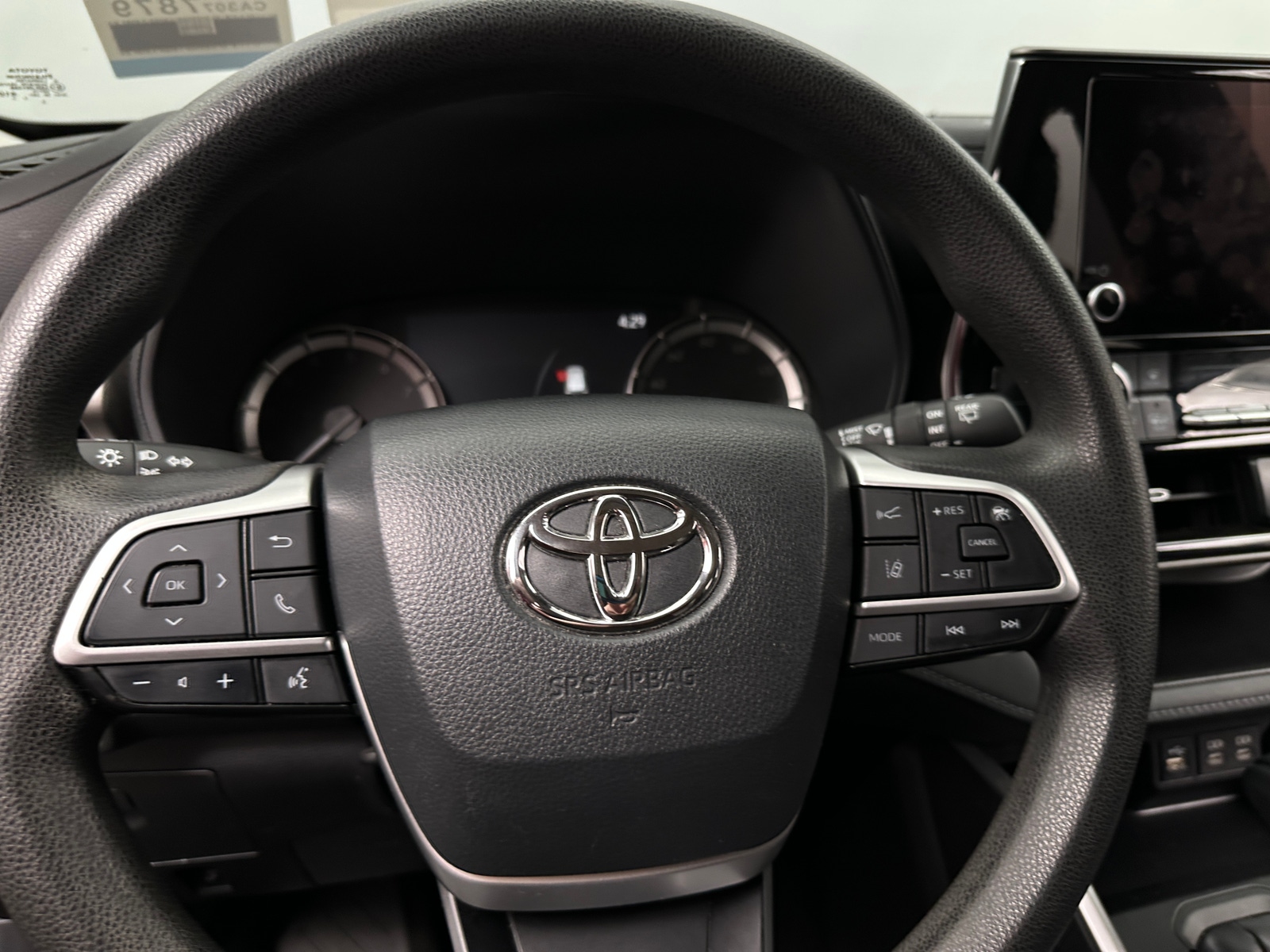 Thumbnail: 2023 Toyota Highlander - 5