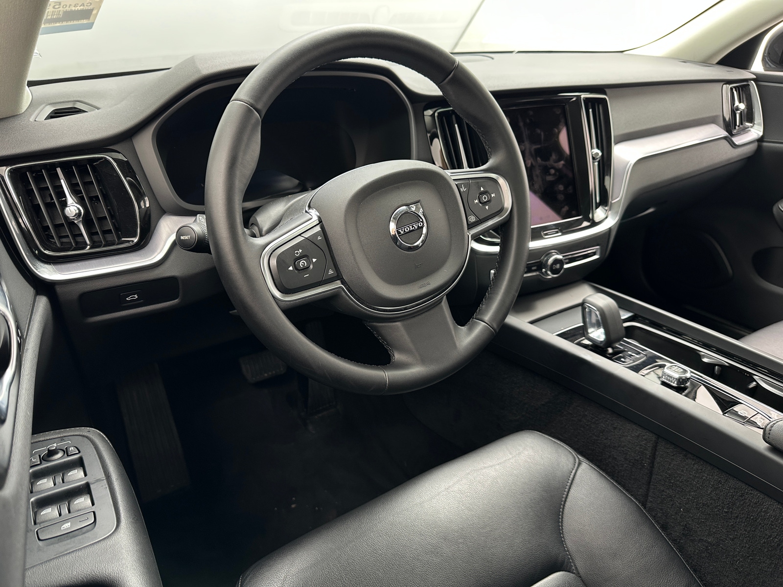 Thumbnail: 2024 Volvo S60 - 2