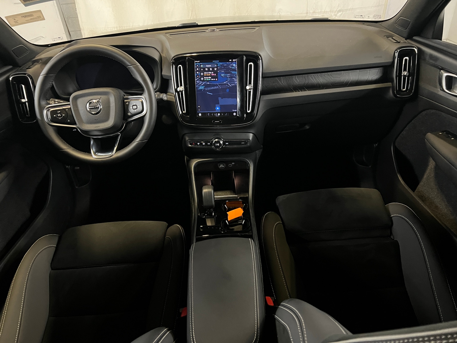 Thumbnail: 2023 Volvo XC40 - 3