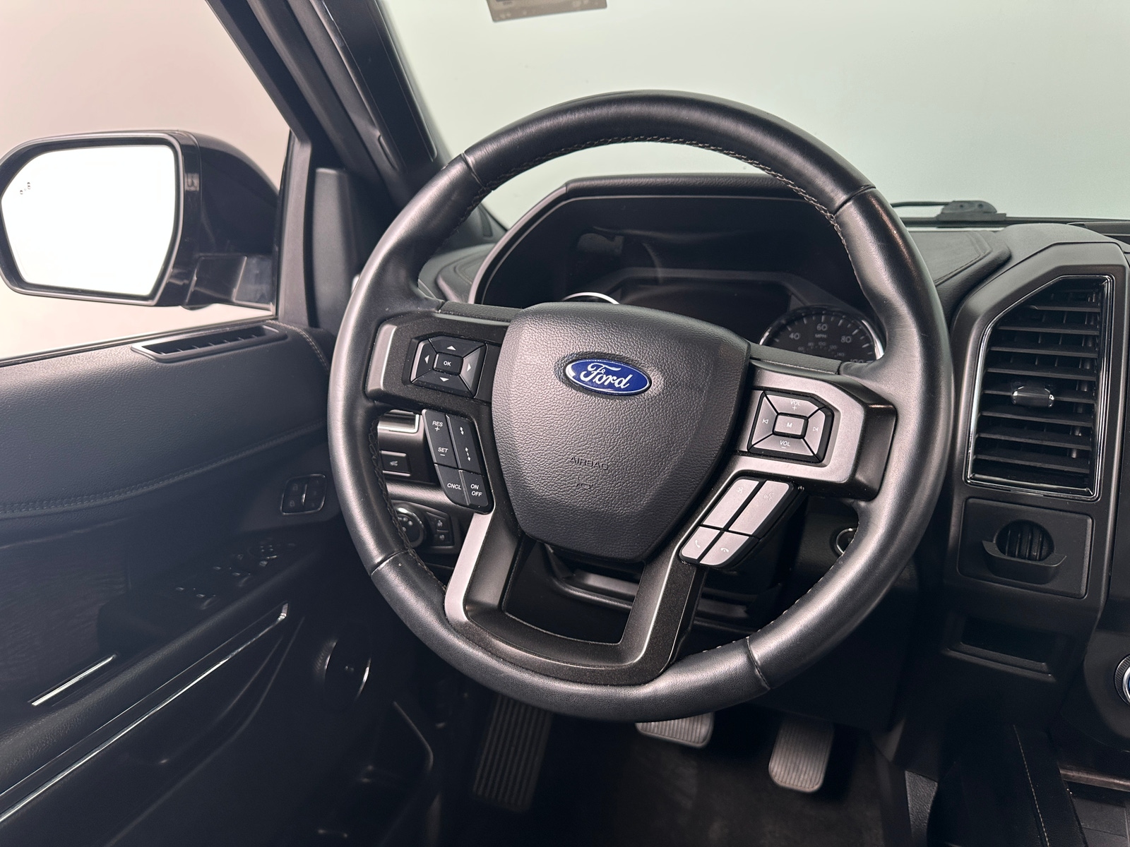 Thumbnail: 2020 Ford Expedition - 4