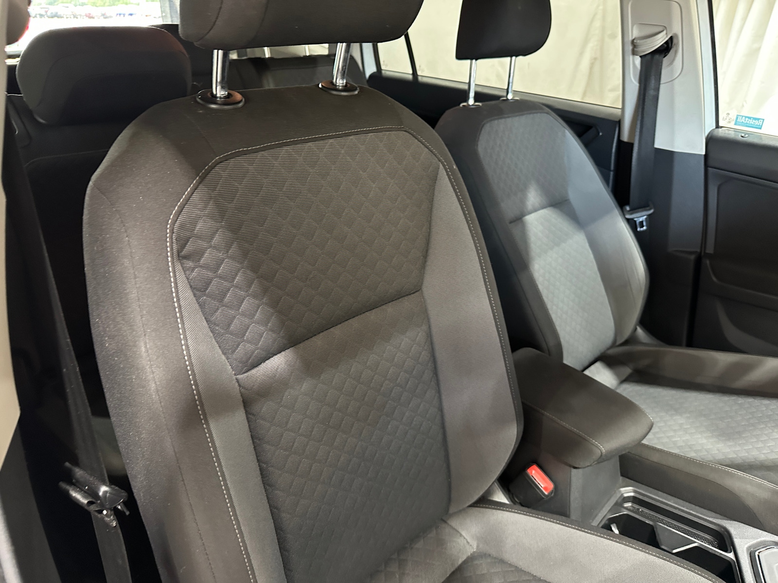 Thumbnail: 2018 Volkswagen Tiguan - 2