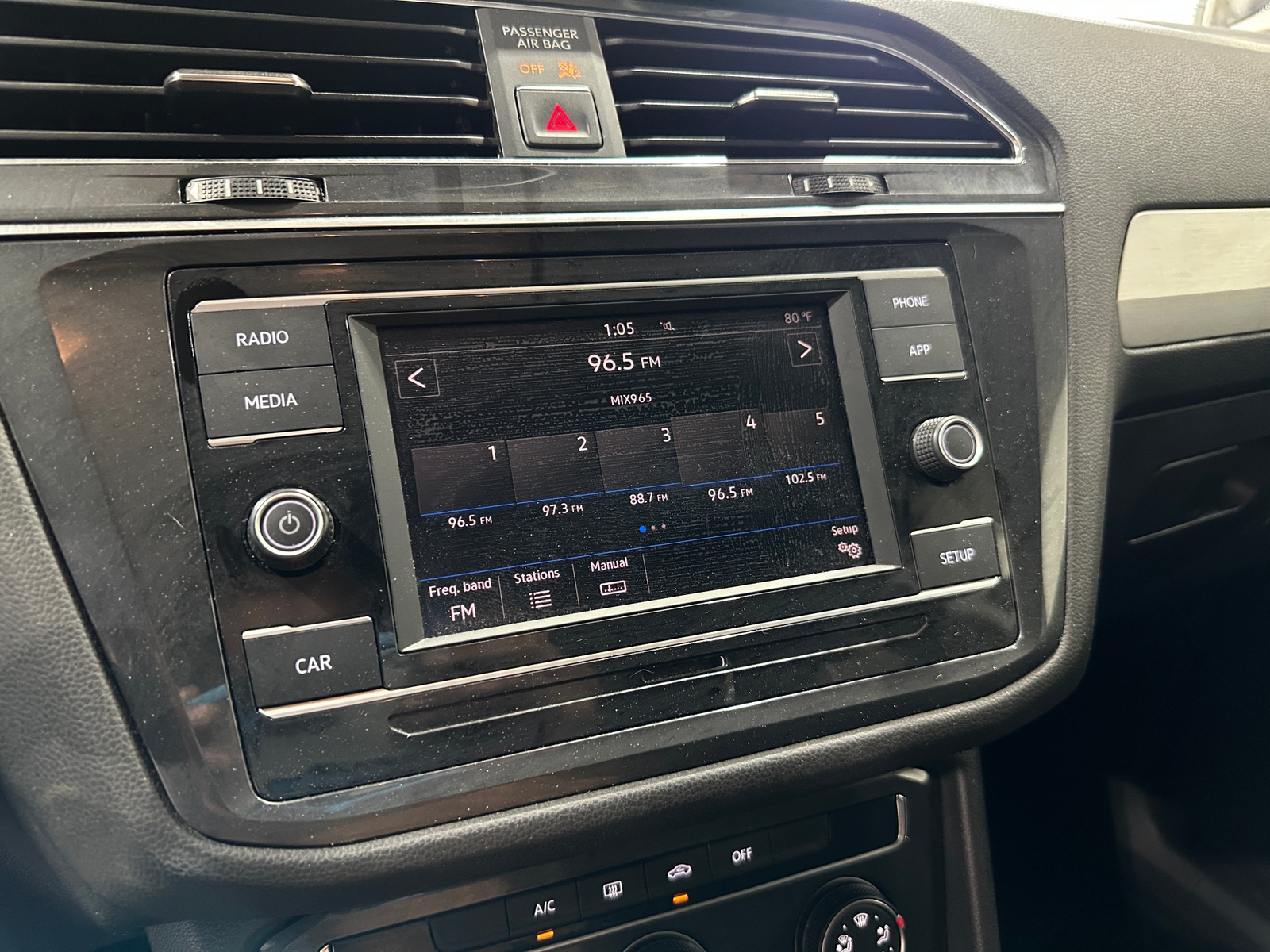 Thumbnail: 2018 Volkswagen Tiguan - 4