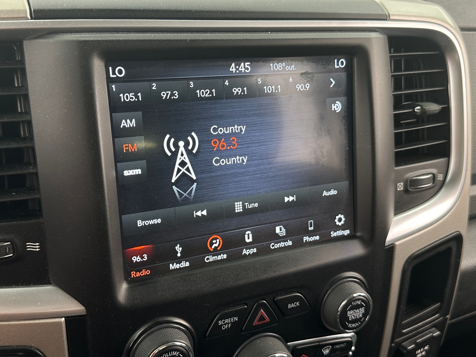 Thumbnail: 2019 RAM 1500 Classic - 4