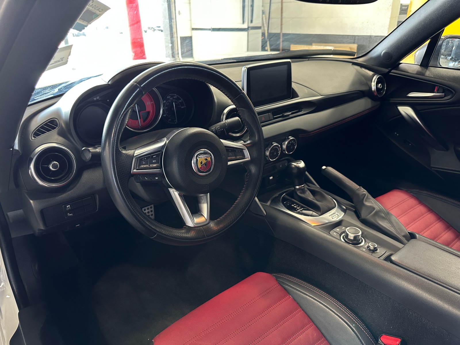 Thumbnail: 2019 Fiat 124 Spider - 2