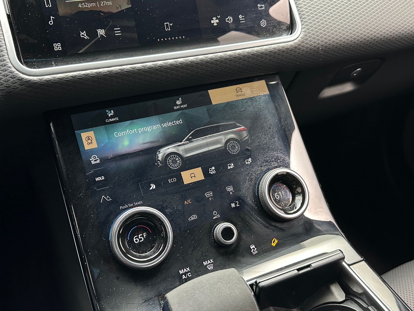Thumbnail: 2022 Land Rover Range Rover Velar - 3