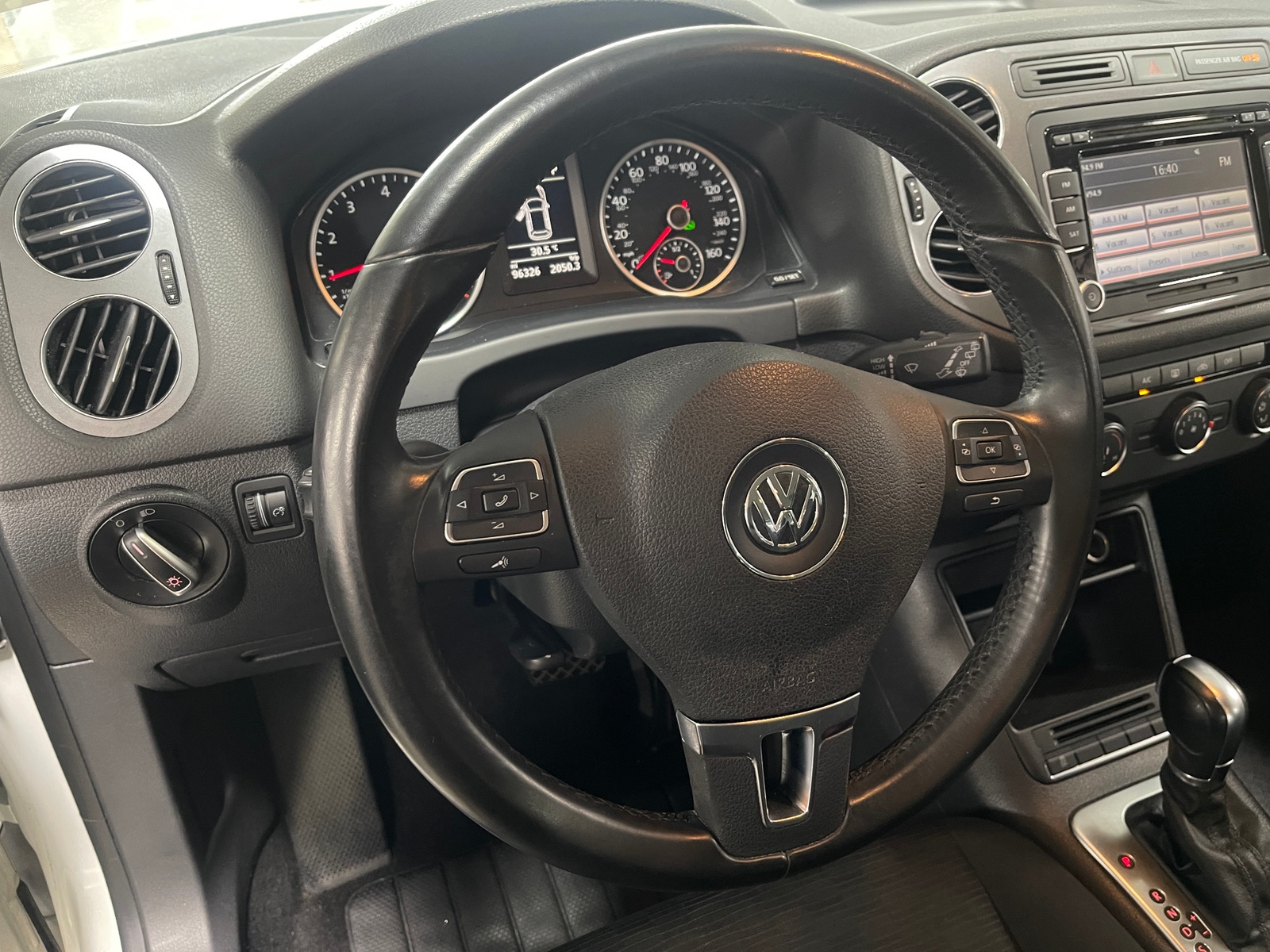 Thumbnail: 2015 Volkswagen Tiguan - 5