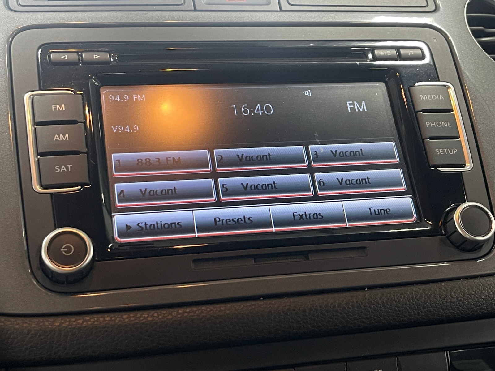 Thumbnail: 2015 Volkswagen Tiguan - 4