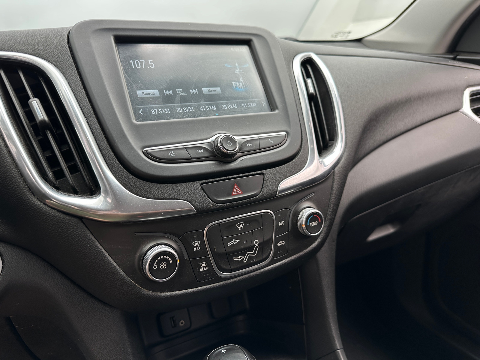 Thumbnail: 2018 Chevrolet Equinox - 4