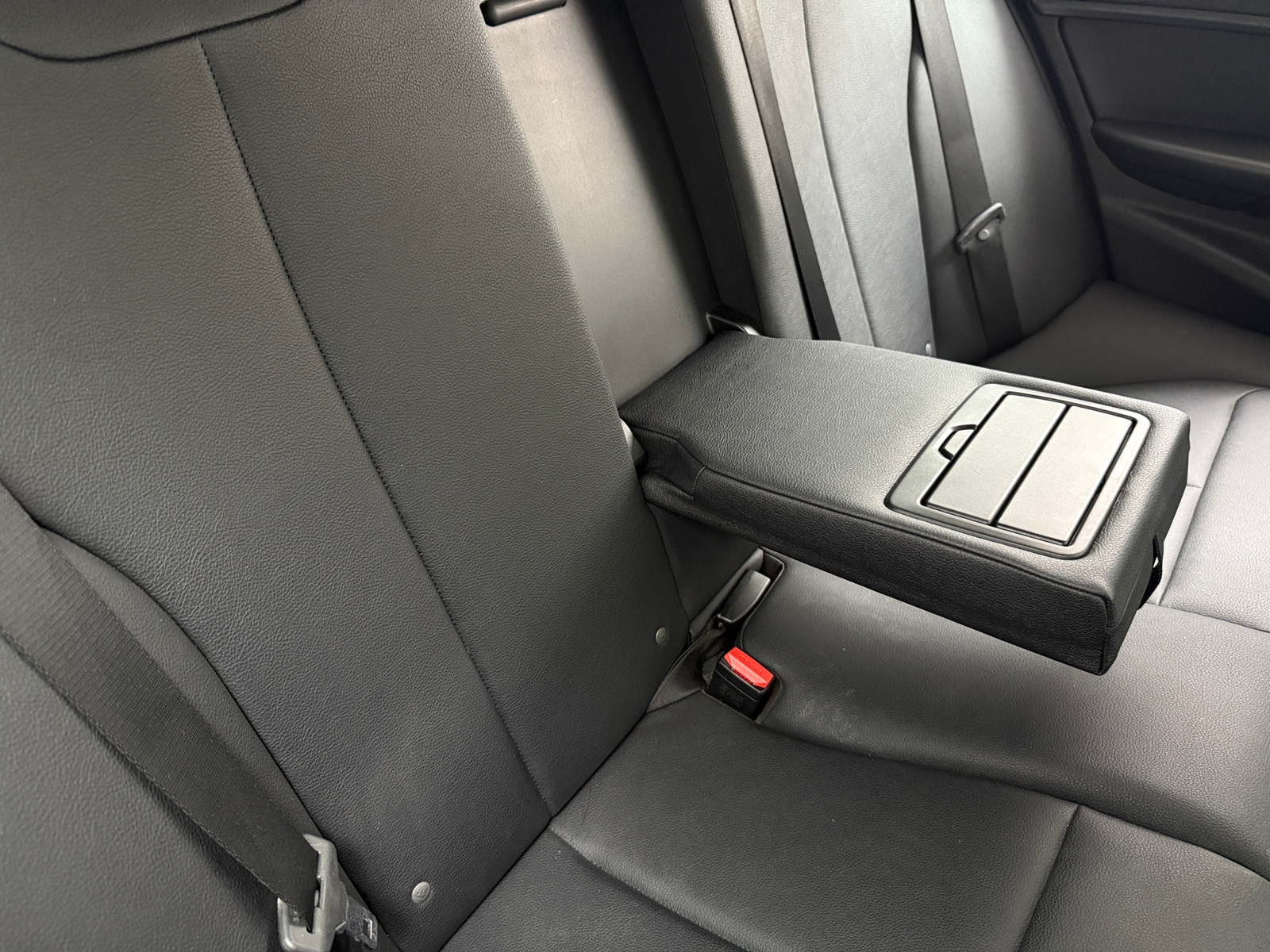 Thumbnail: 2016 BMW 3 Series - 5