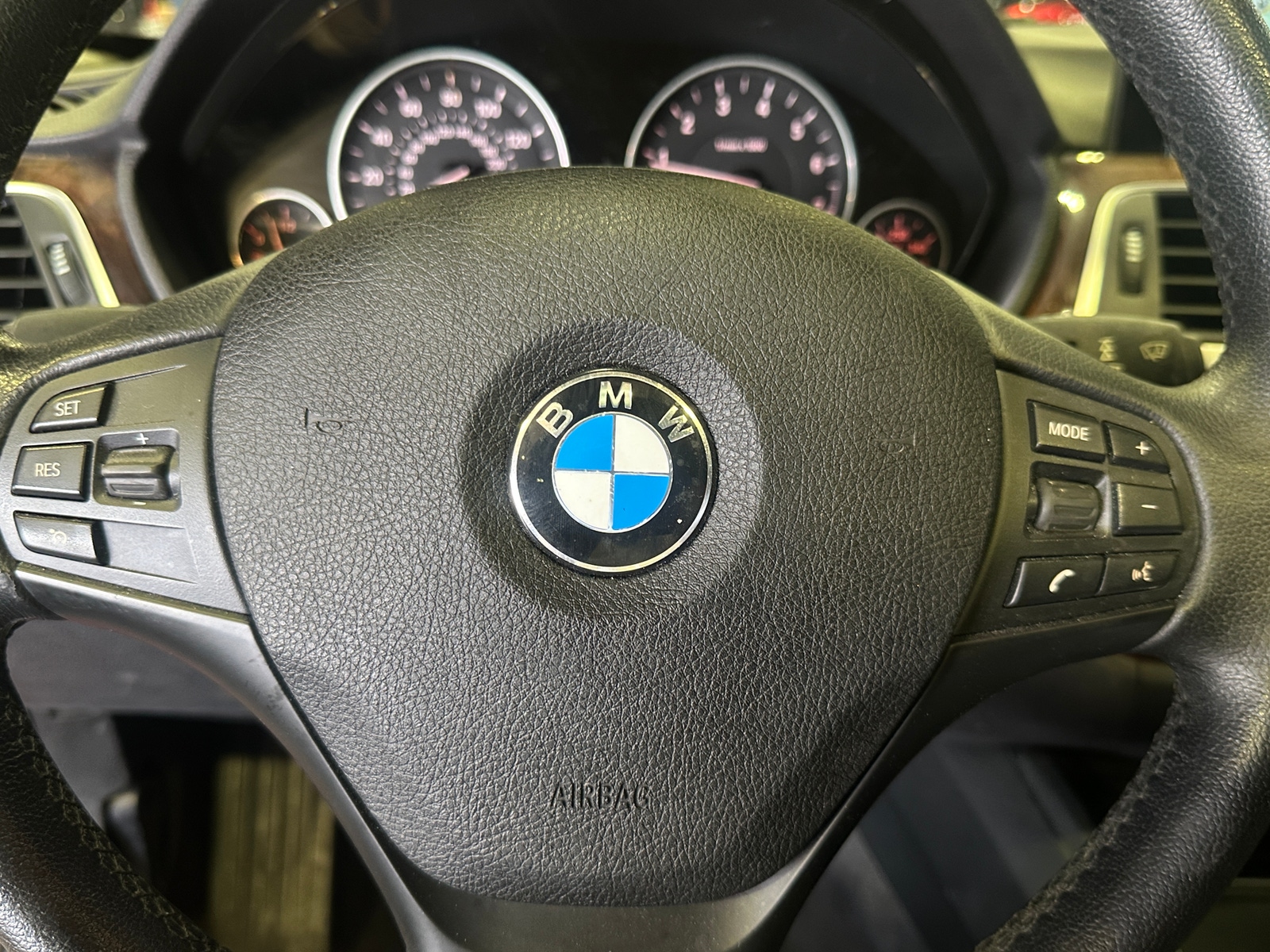 Thumbnail: 2016 BMW 3 Series - 4