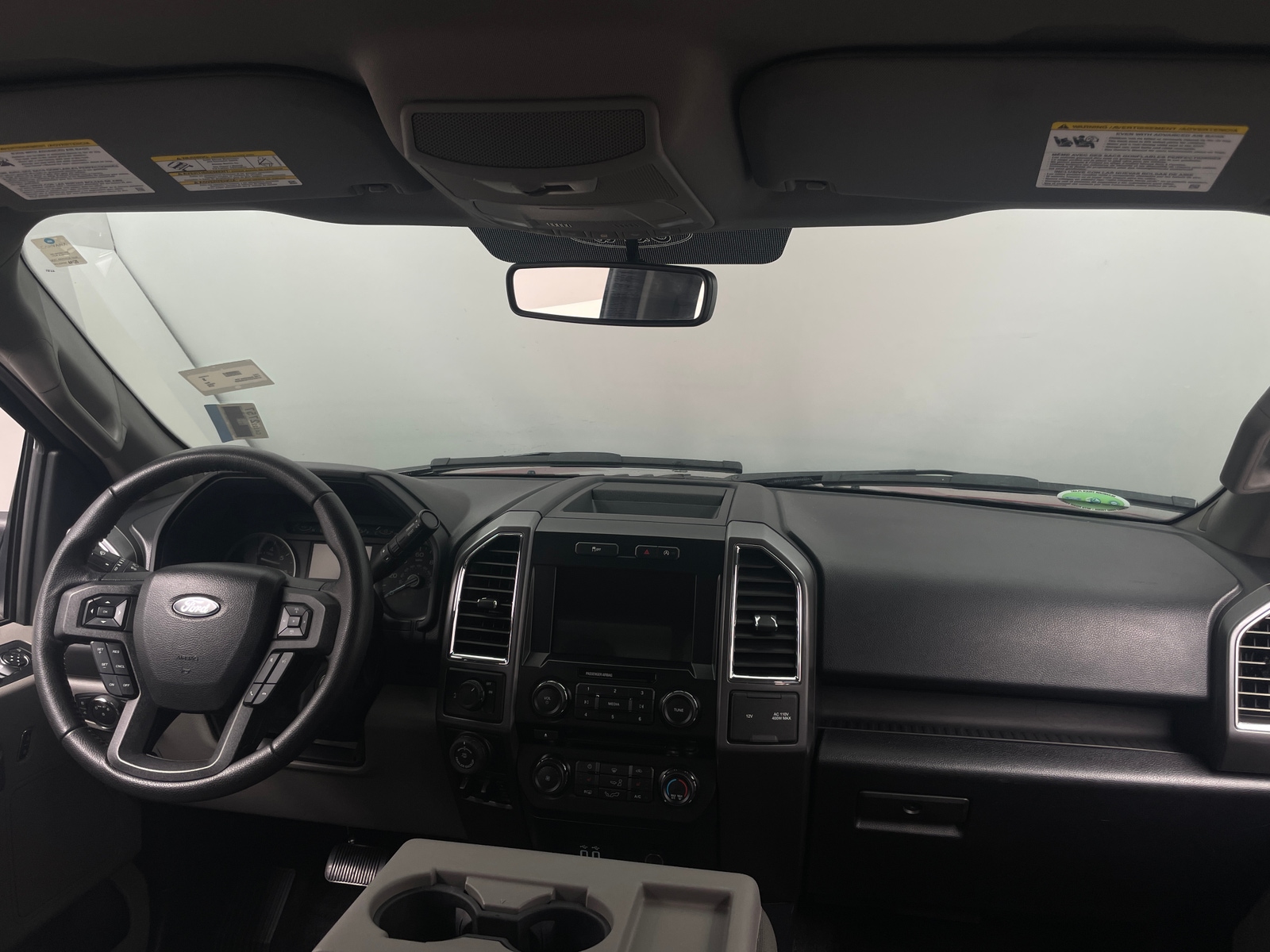 Thumbnail: 2016 Ford Econoline - 3