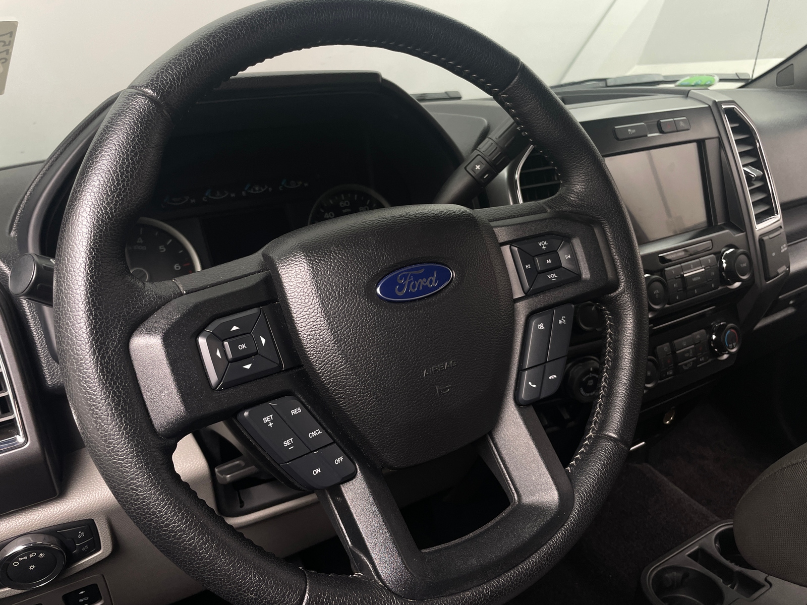 Thumbnail: 2016 Ford Econoline - 5
