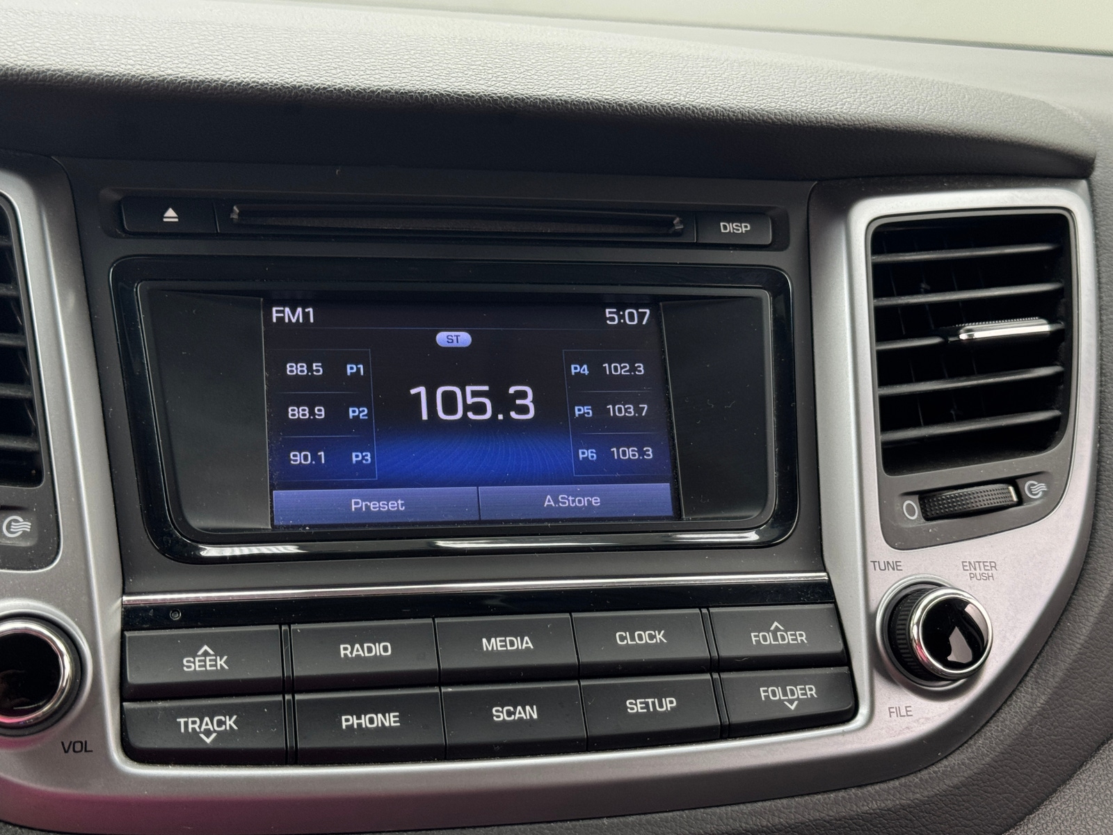 Thumbnail: 2018 Hyundai Tucson - 4