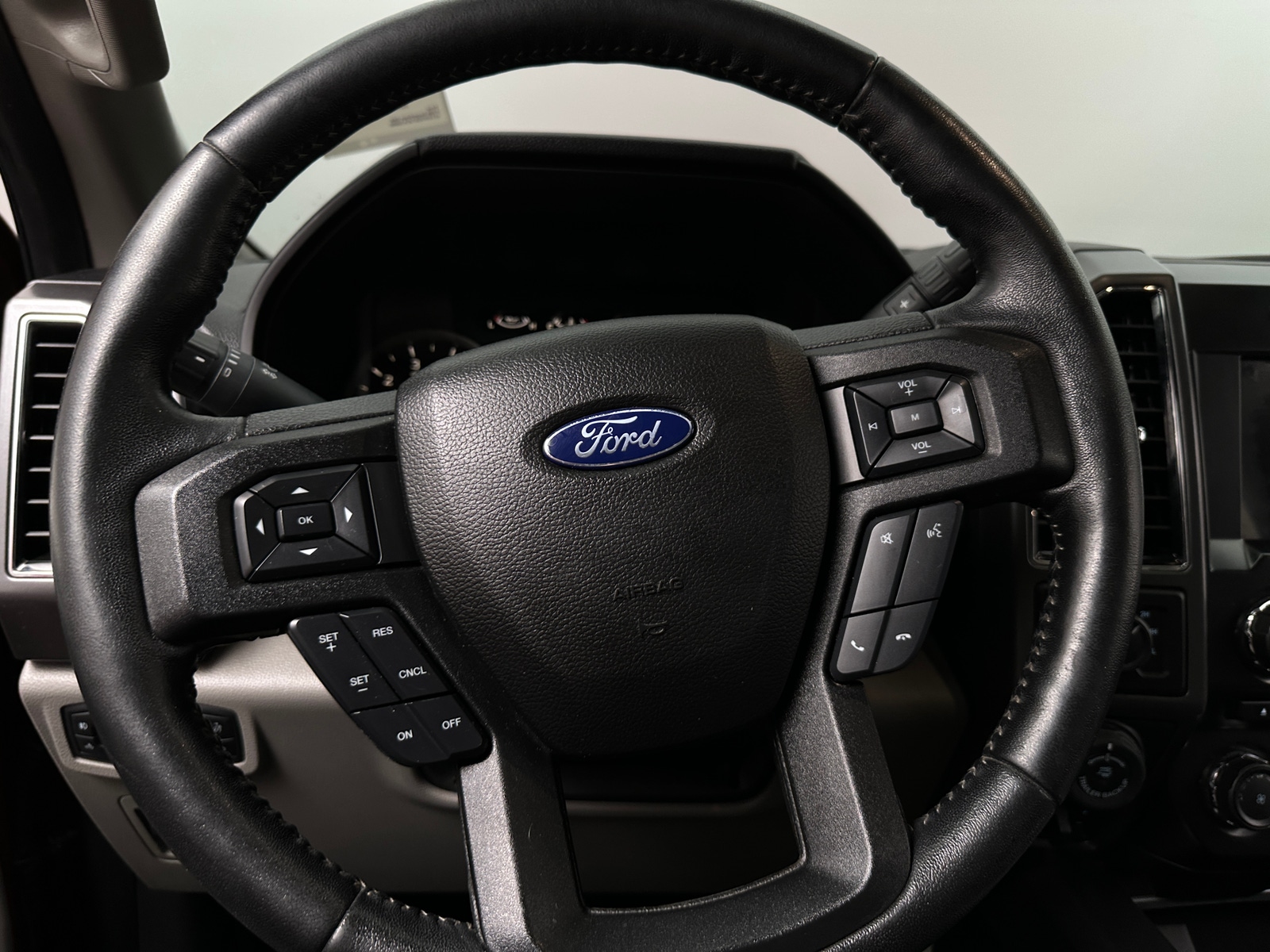 Thumbnail: 2018 Ford Econoline - 5