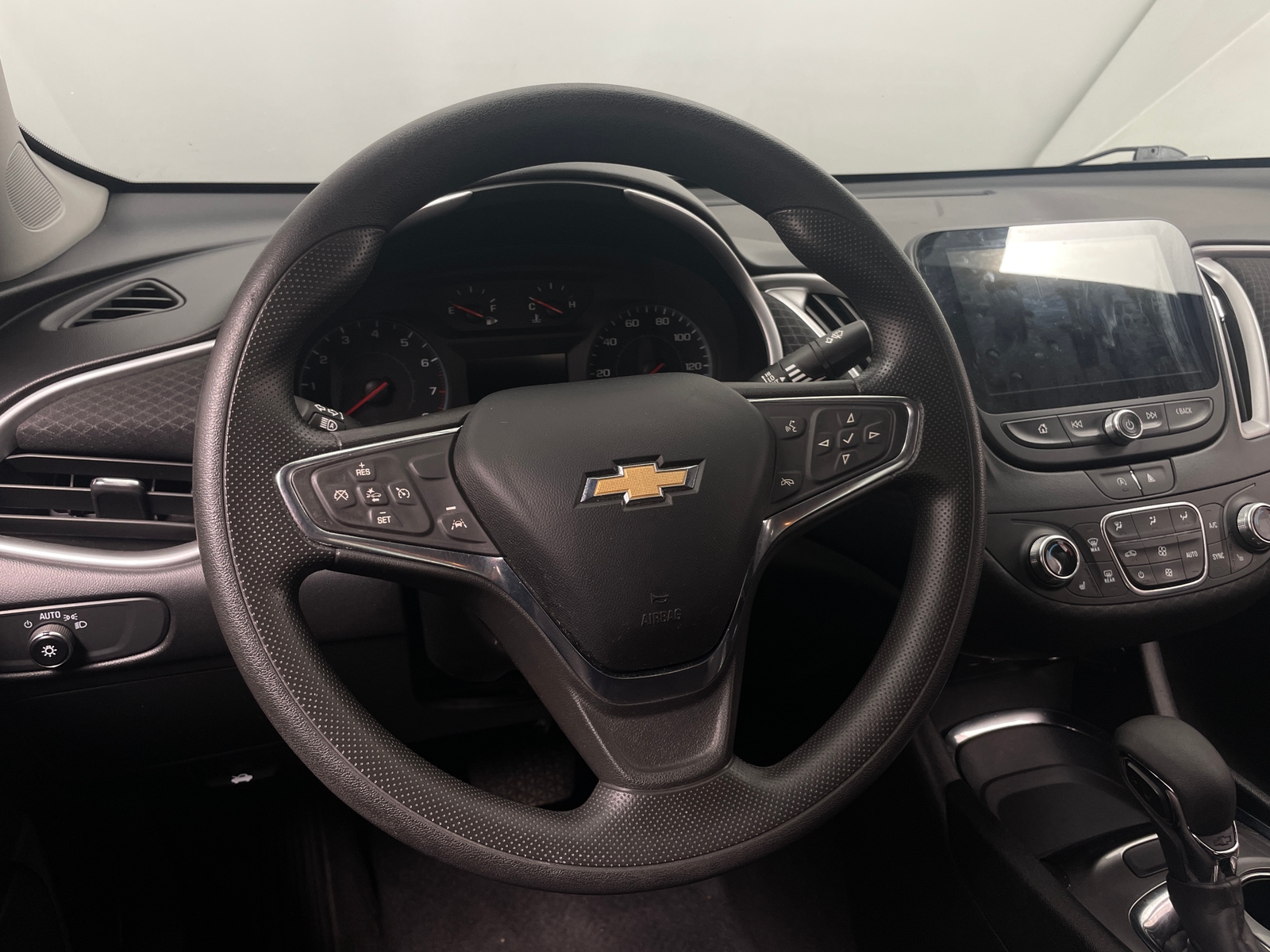 Thumbnail: 2023 Chevrolet Malibu - 5
