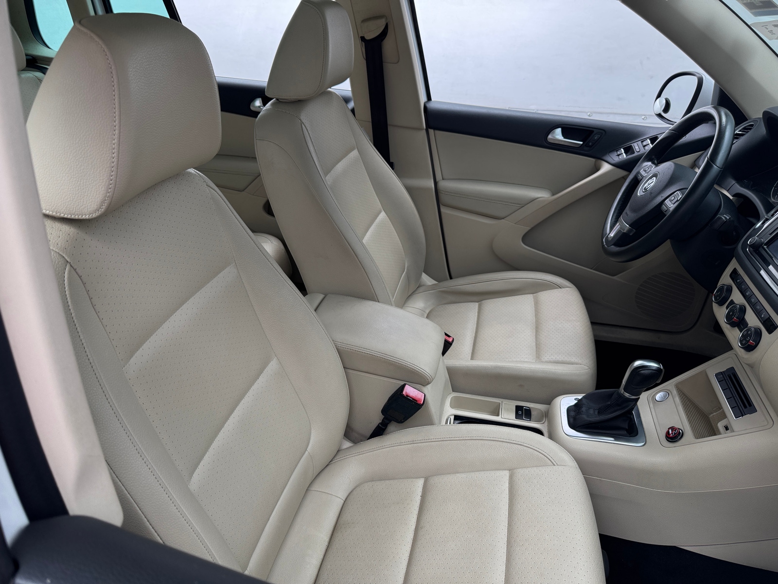 Thumbnail: 2016 Volkswagen Tiguan - 2