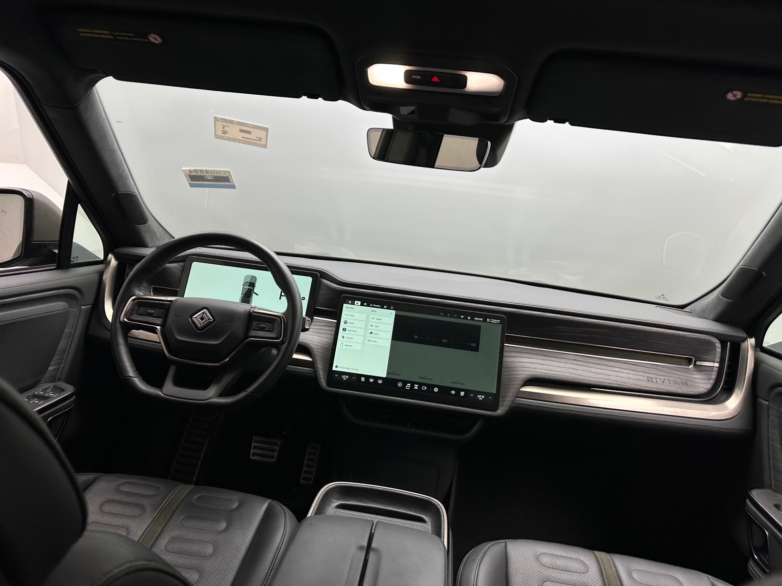 Thumbnail: 2022 Rivian R1T - 2