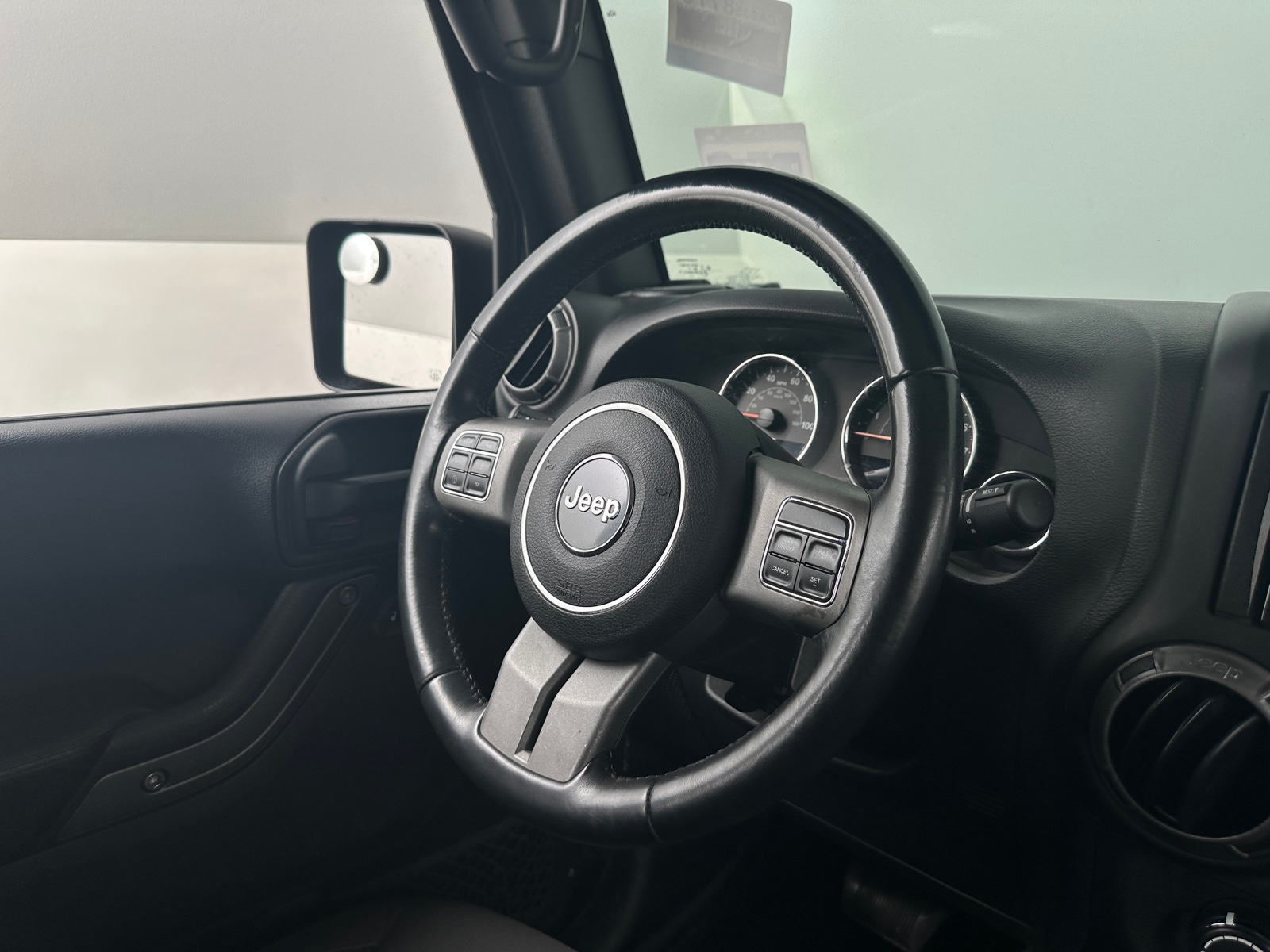 Thumbnail: 2017 Jeep Wrangler - 5