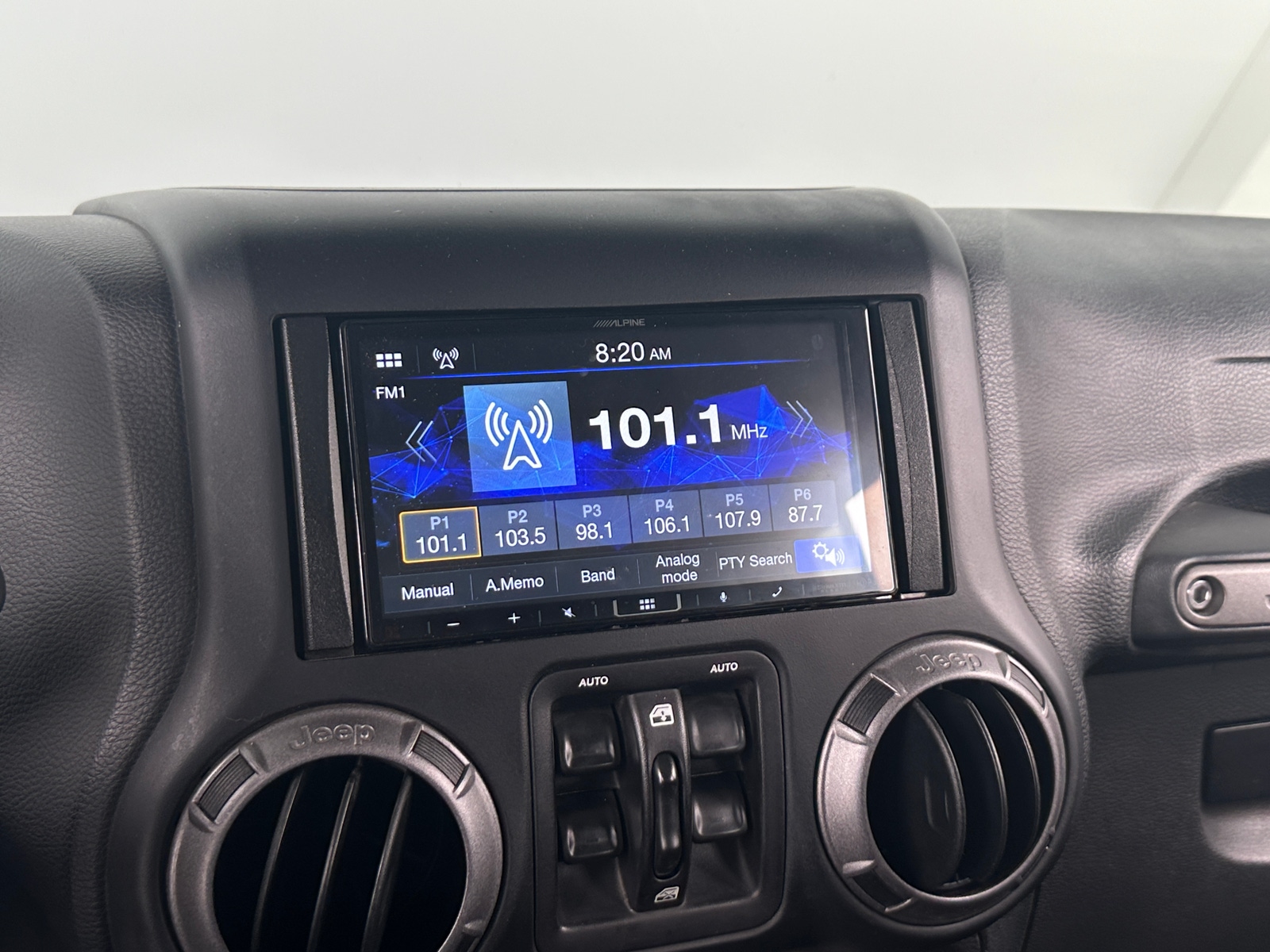 Thumbnail: 2017 Jeep Wrangler - 4
