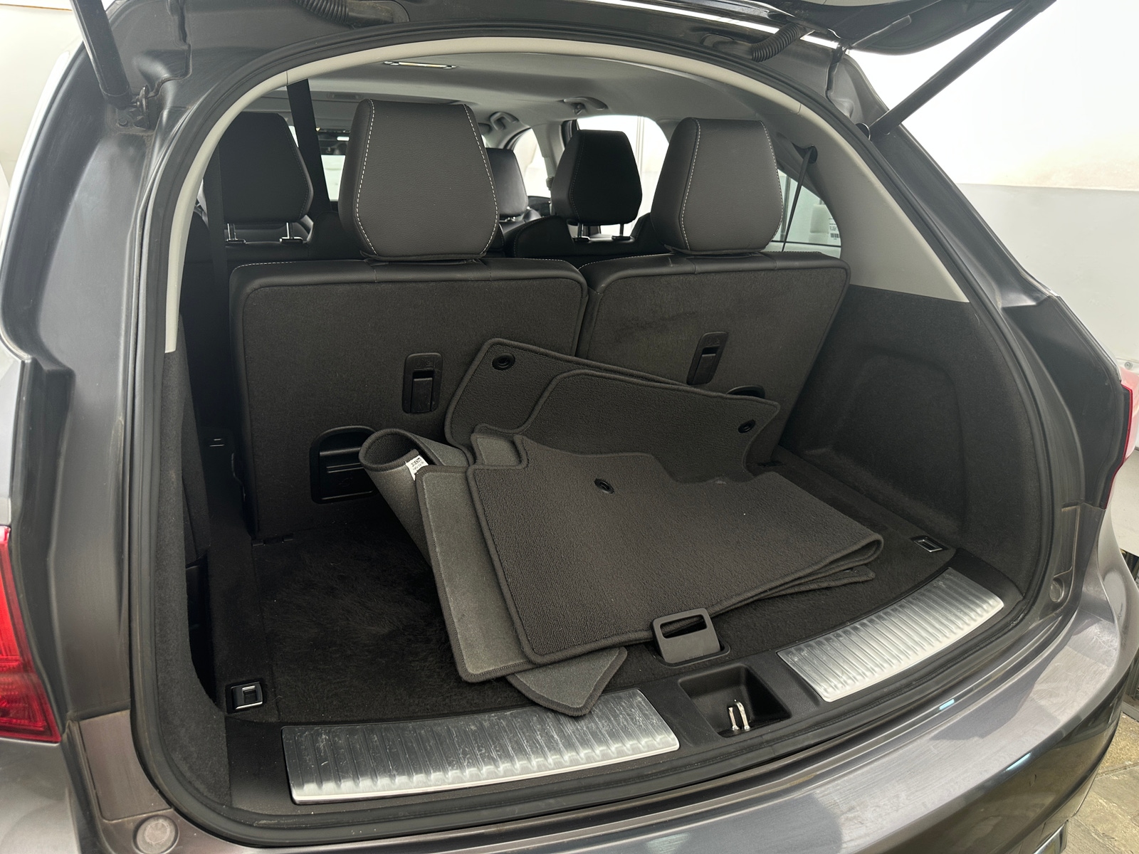 Thumbnail: 2019 Acura MDX - 6