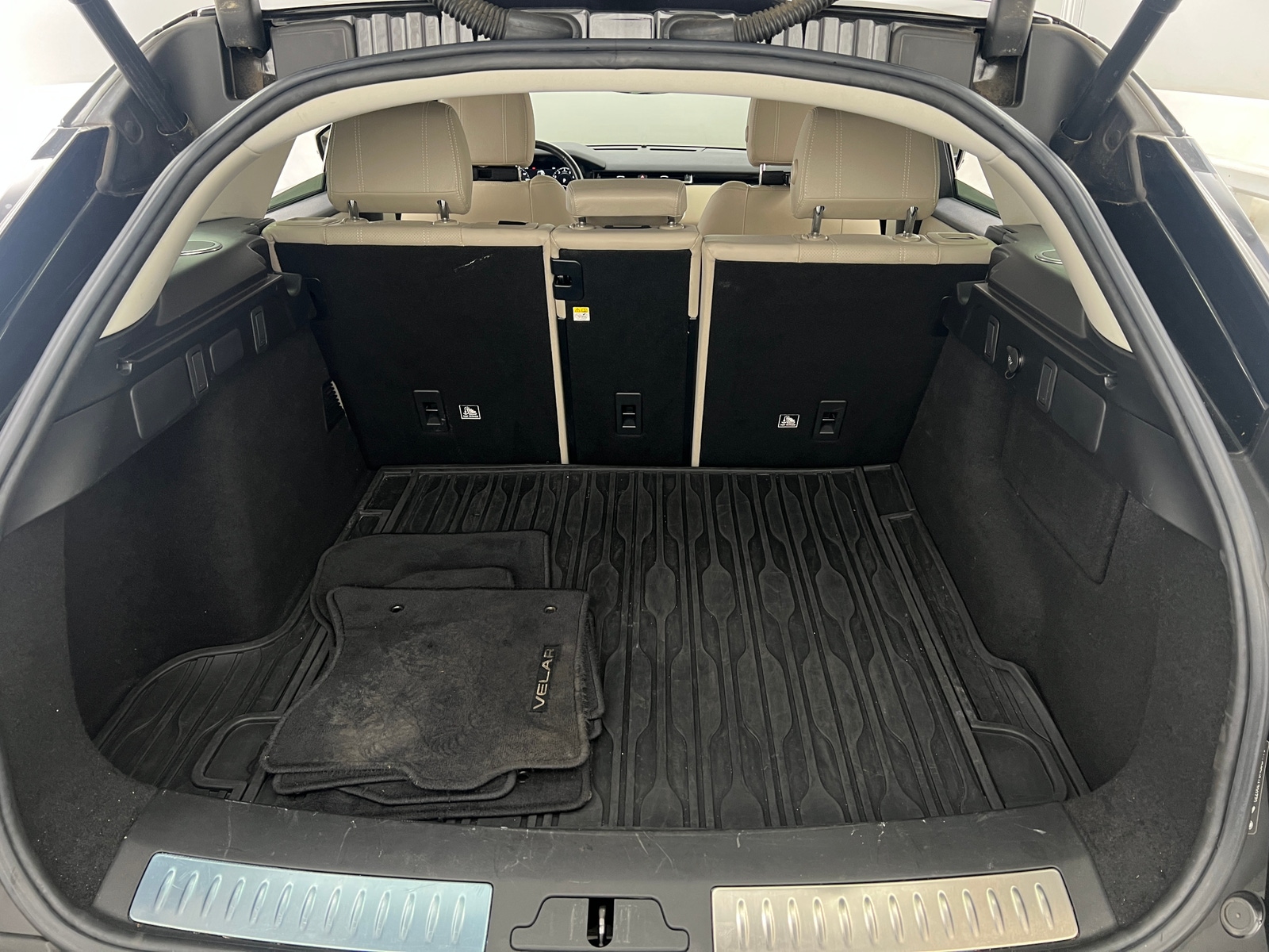 Thumbnail: 2018 Land Rover Range Rover Velar - 6
