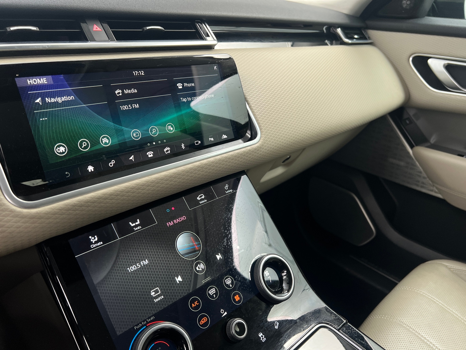 Thumbnail: 2018 Land Rover Range Rover Velar - 3
