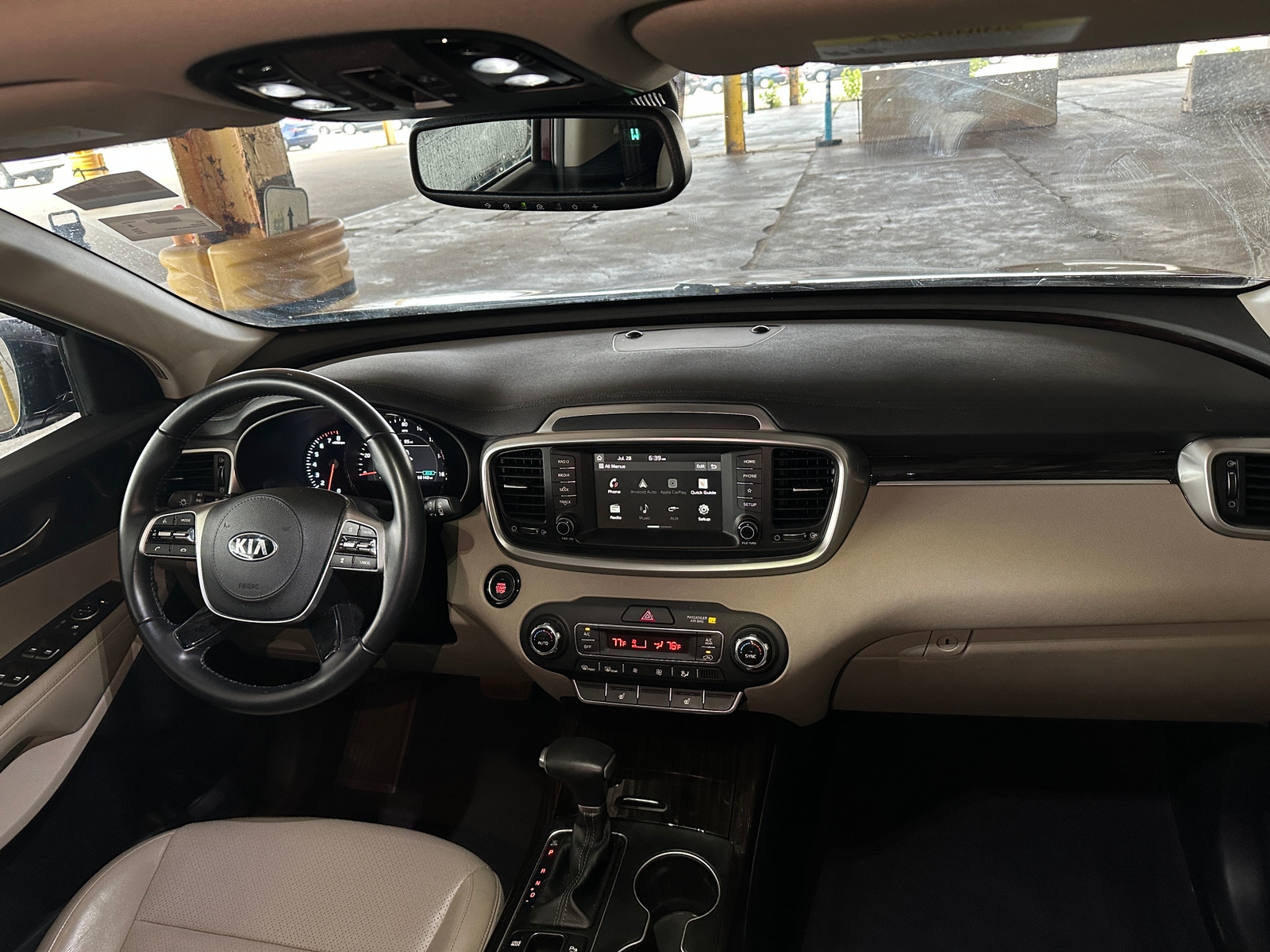 Thumbnail: 2020 Kia Sorento - 3