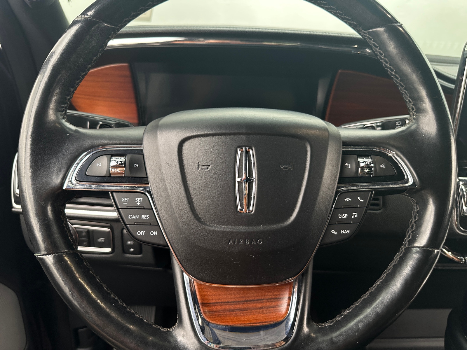 Thumbnail: 2018 Lincoln Navigator - 4