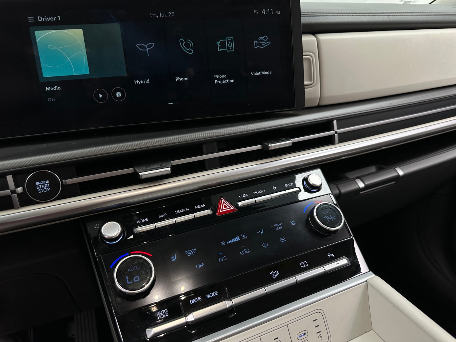 Thumbnail: 2024 Hyundai Santa Fe - 3
