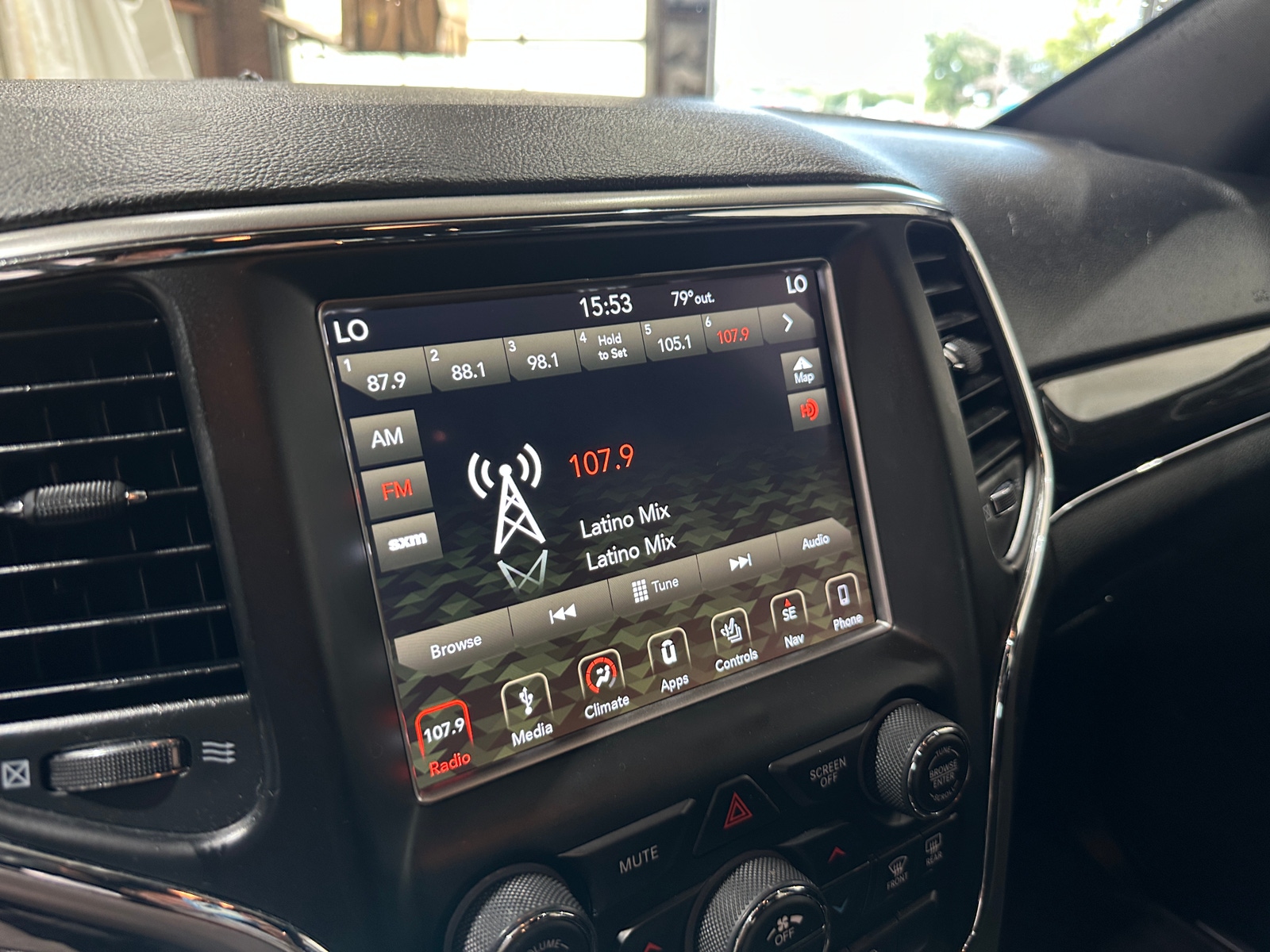 Thumbnail: 2018 Jeep Grand Cherokee - 3
