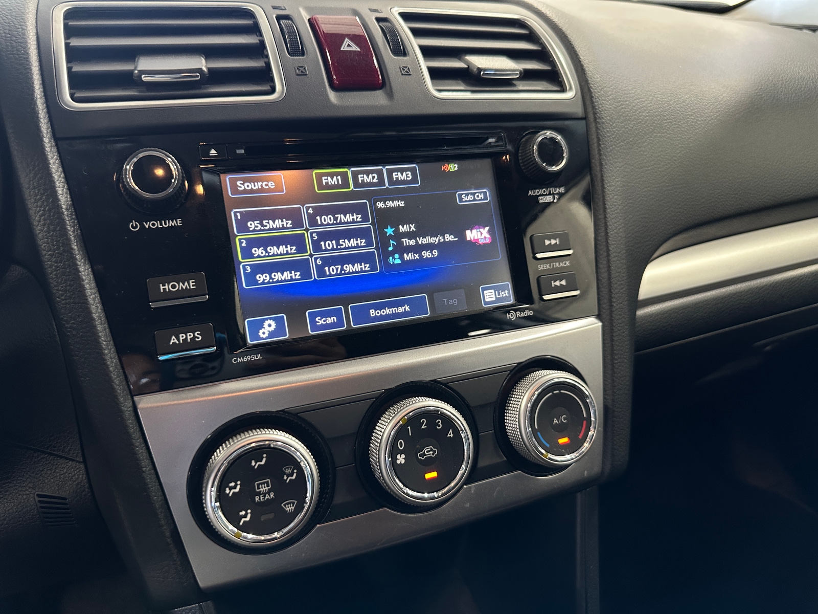 Thumbnail: 2017 Subaru Crosstrek - 4