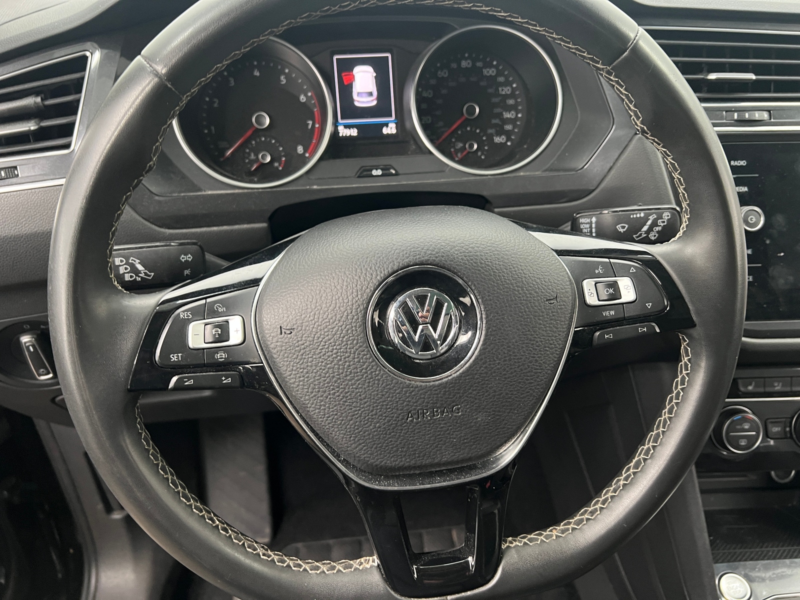 Thumbnail: 2021 Volkswagen Tiguan - 4