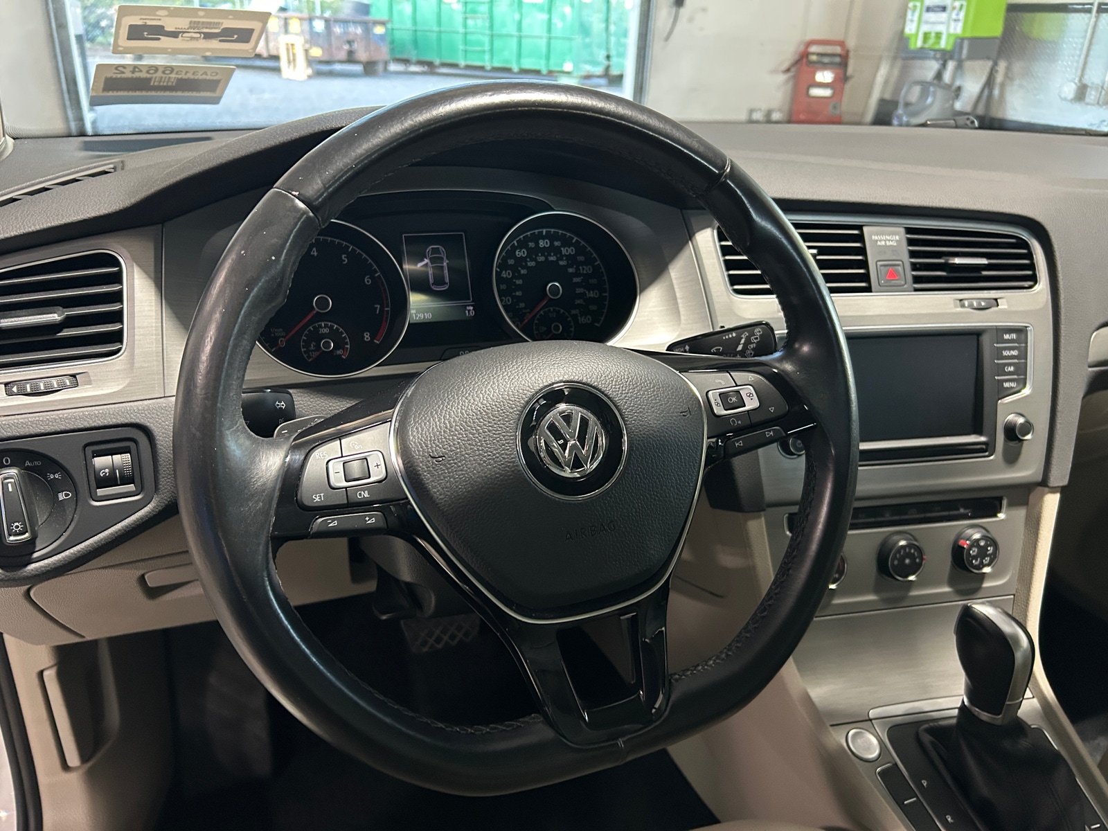Thumbnail: 2017 Volkswagen Golf - 5