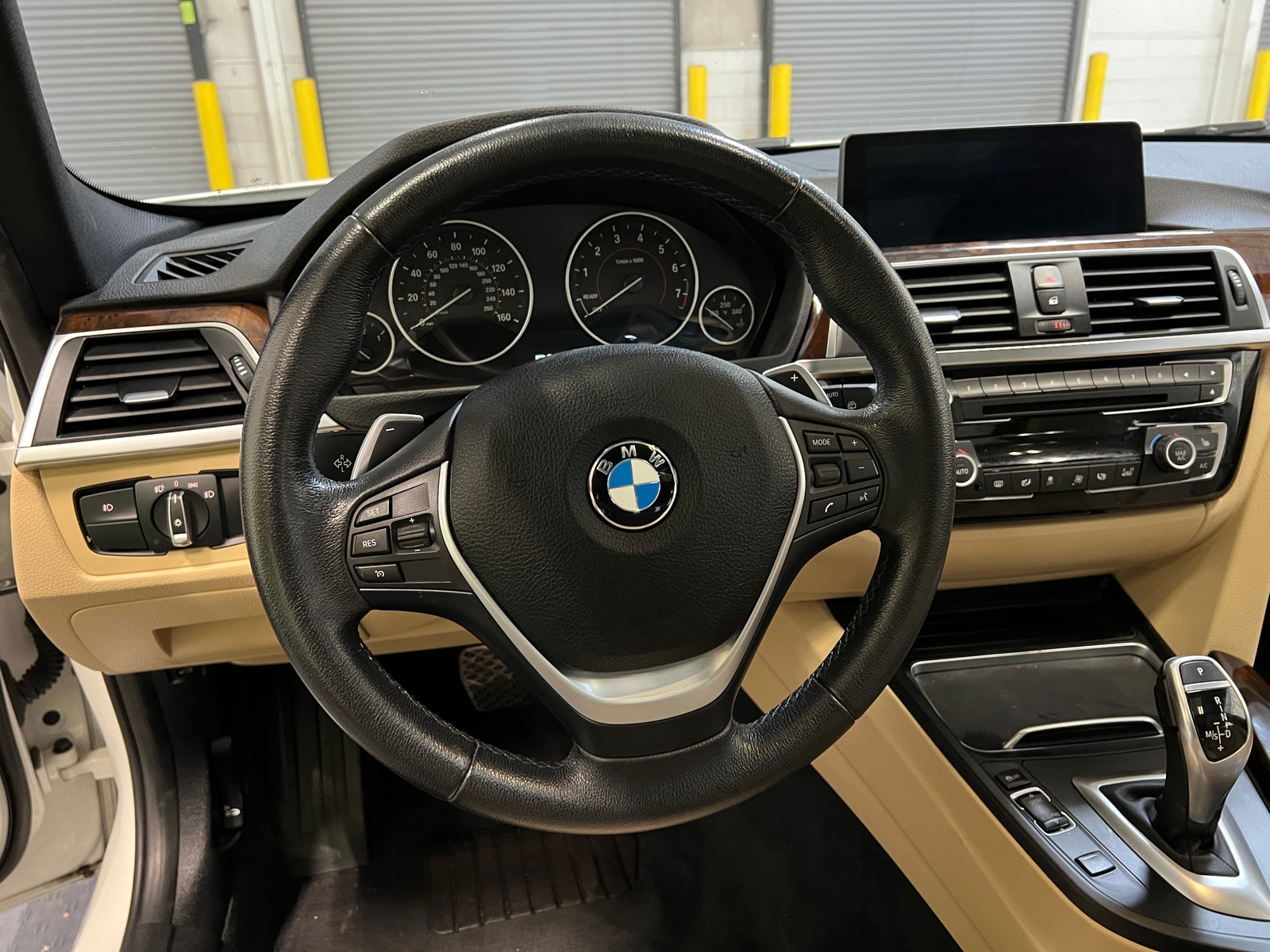 Thumbnail: 2017 BMW 3 Series - 4