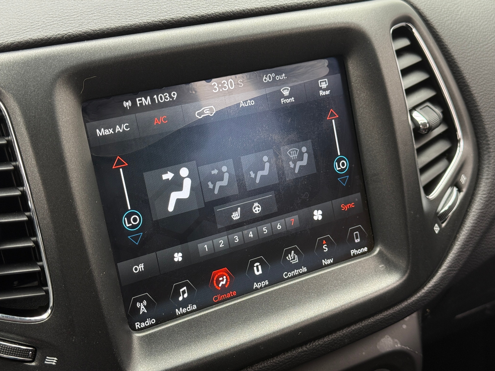Thumbnail: 2017 Jeep Compass - 3