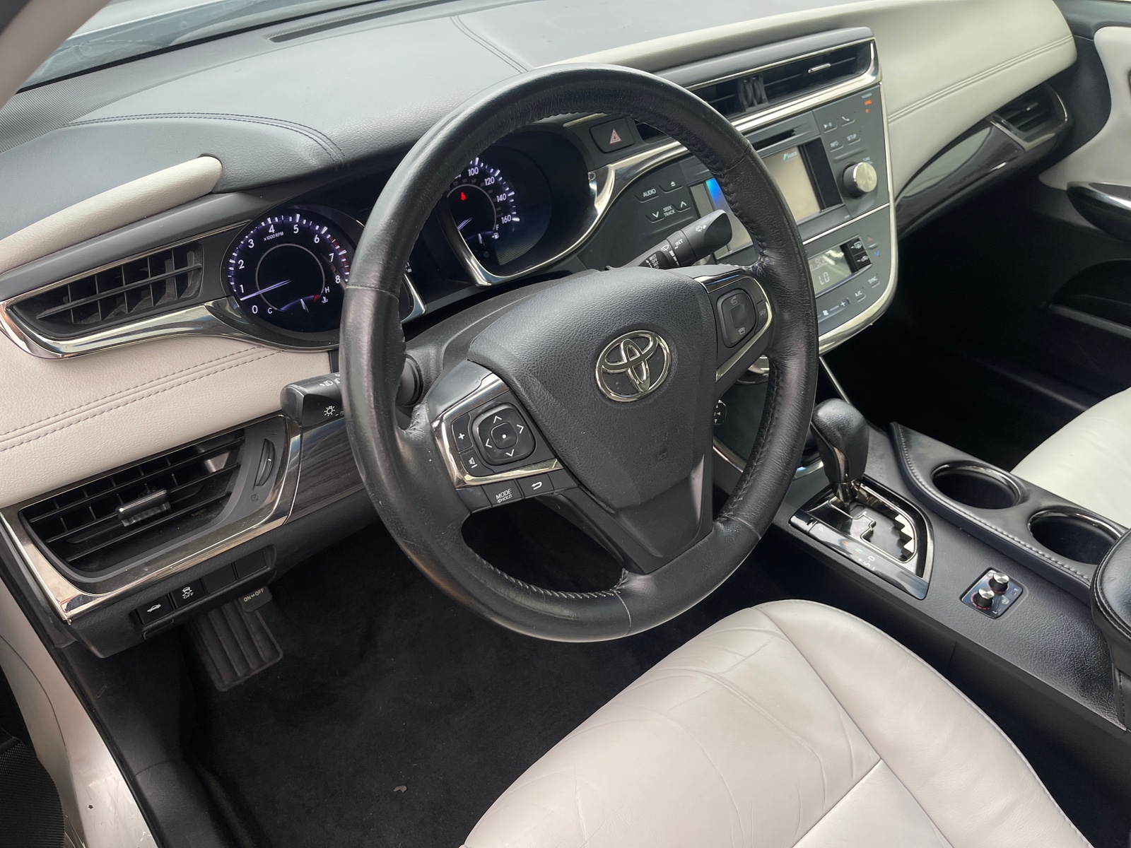 Thumbnail: 2013 Toyota Avalon - 3