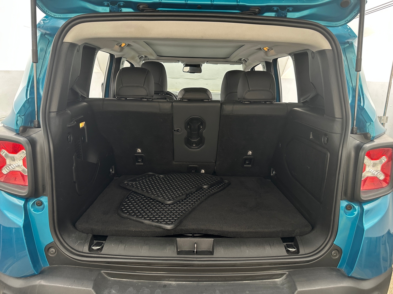 Thumbnail: 2022 Jeep Renegade - 6
