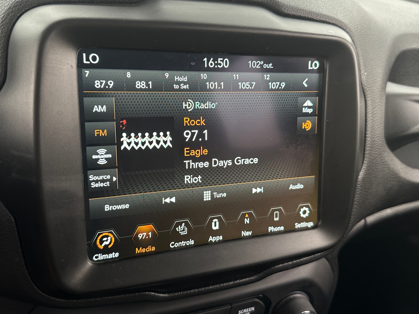 Thumbnail: 2022 Jeep Renegade - 3