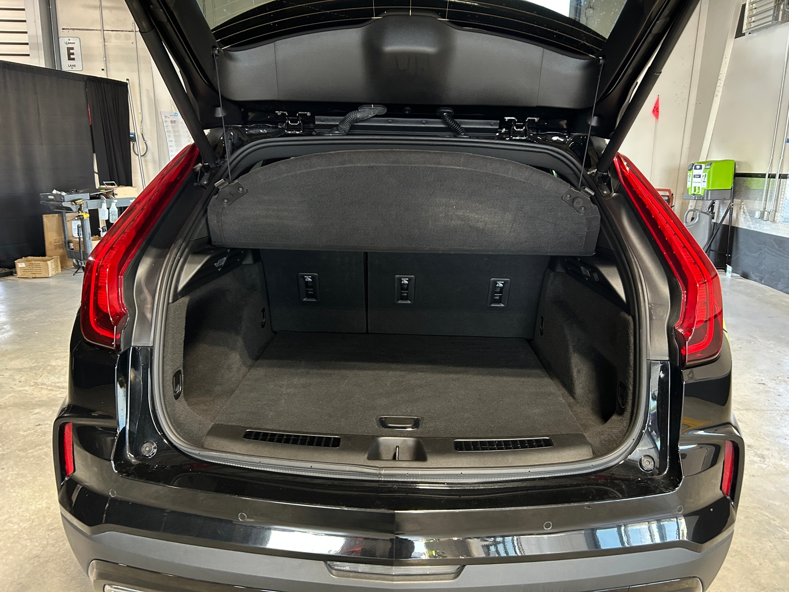 Thumbnail: 2024 Cadillac XT4 - 6