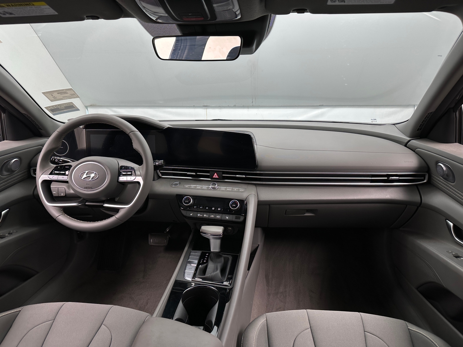 Thumbnail: 2023 Hyundai Elantra - 3