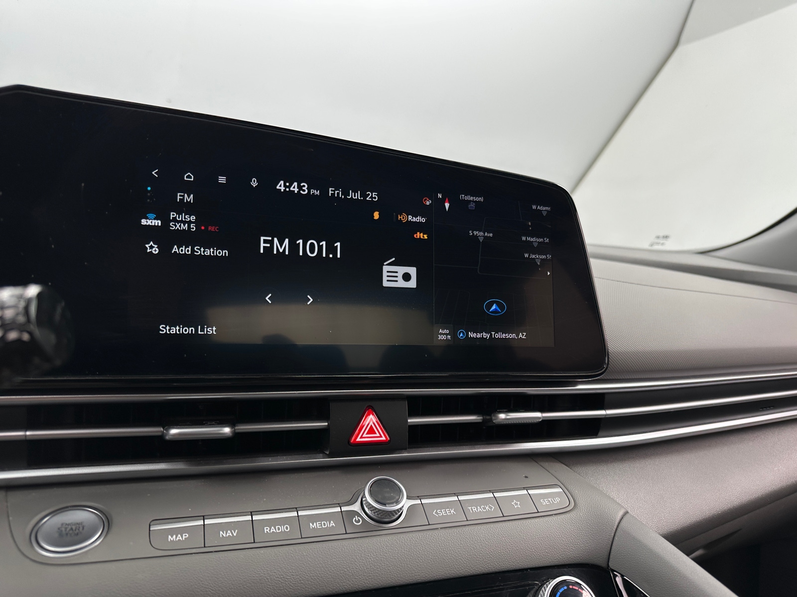 Thumbnail: 2023 Hyundai Elantra - 4