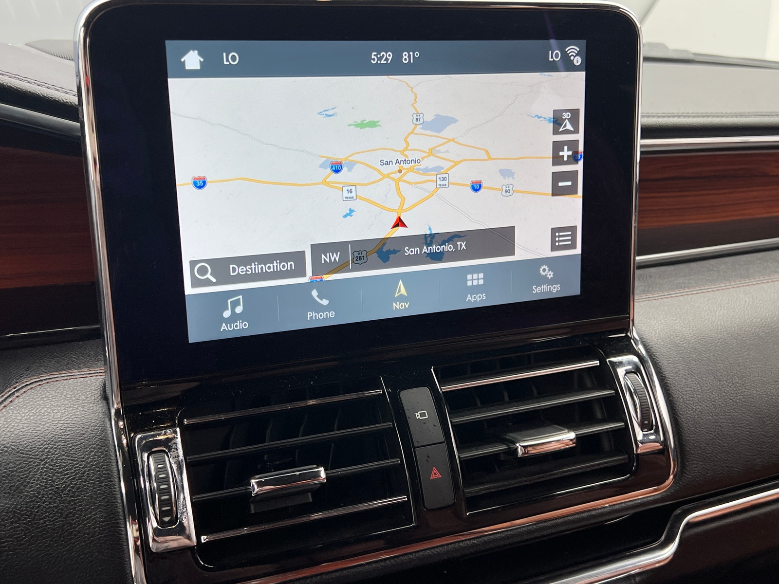 Thumbnail: 2018 Lincoln Navigator - 3
